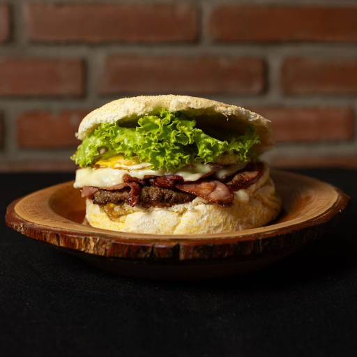 Hambúrguer artesanal com bacon